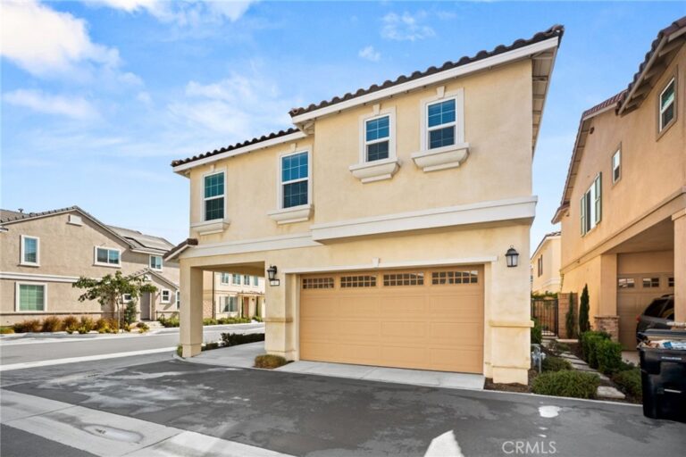 15147 Ridge #6, Fontana