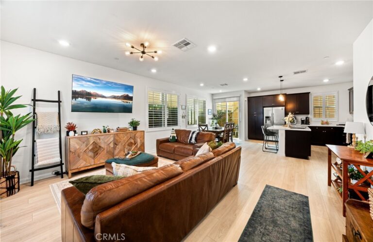 15147 Ridge #6, Fontana