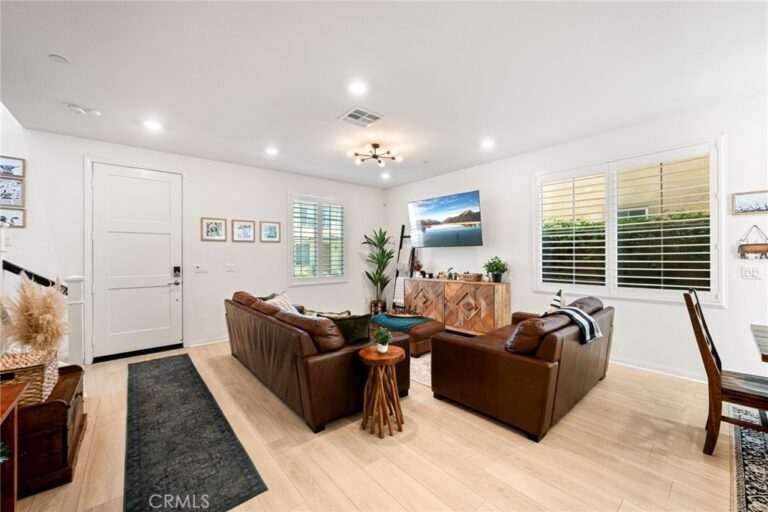 15147 Ridge #6, Fontana
