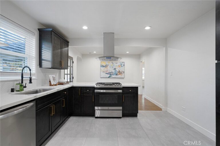1526 N White Avenue, Pomona