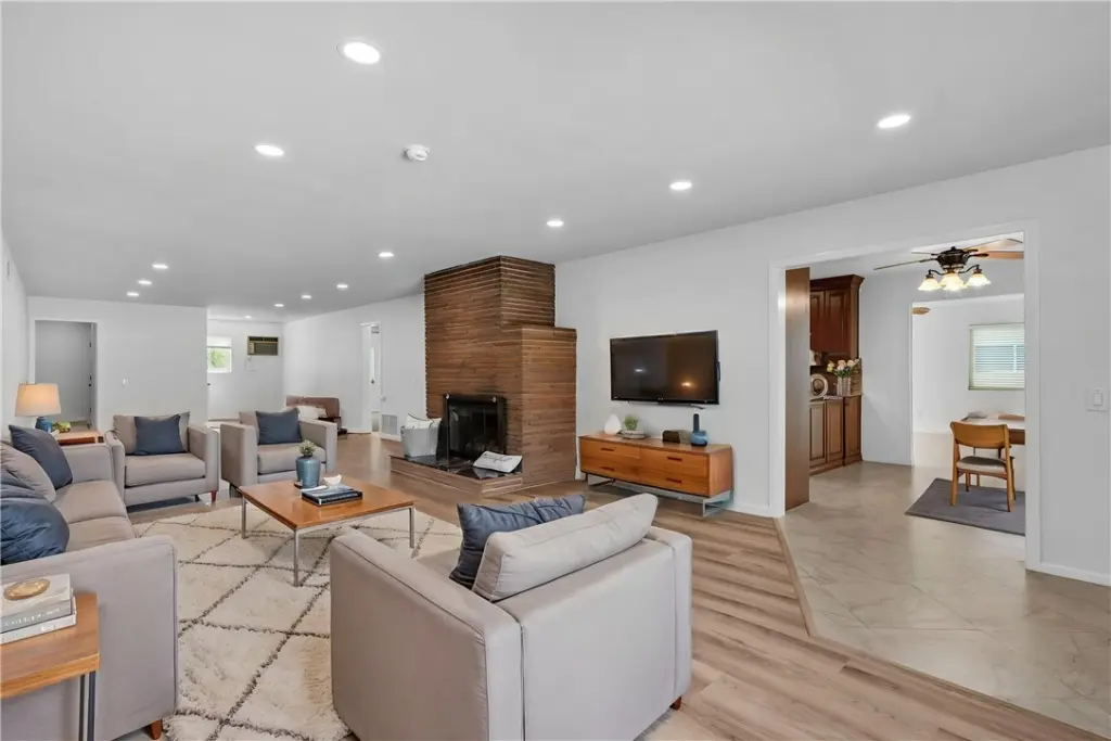 1532 E Rowland Avenue, West Covina