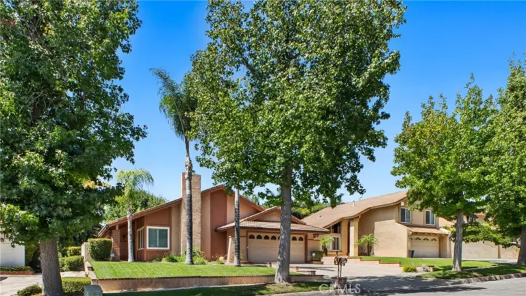 1565 Wedgewood, Upland