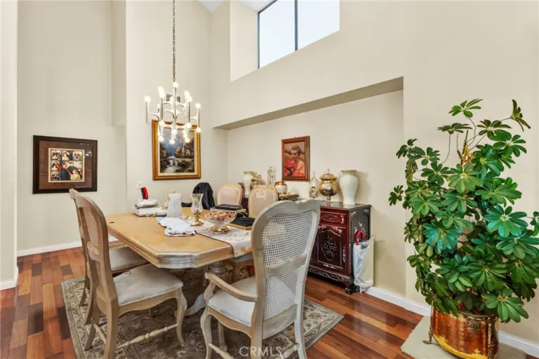 1565 Wedgewood, Upland