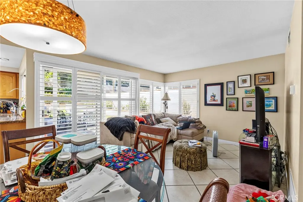 1565 Wedgewood, Upland