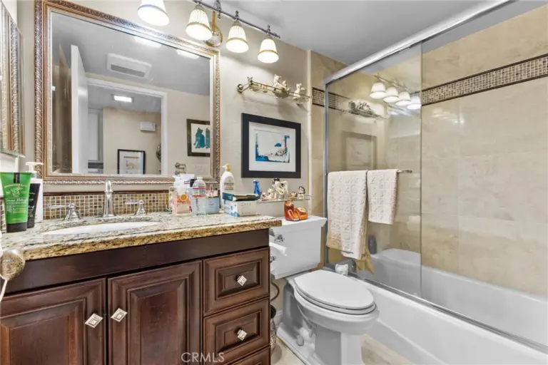 1565 Wedgewood, Upland