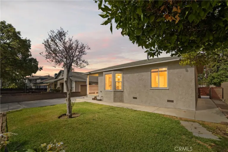 157 N Alameda Avenue, Azusa