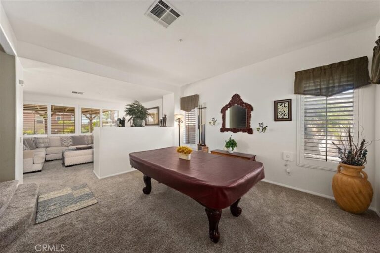 15727 Virginia, Fontana
