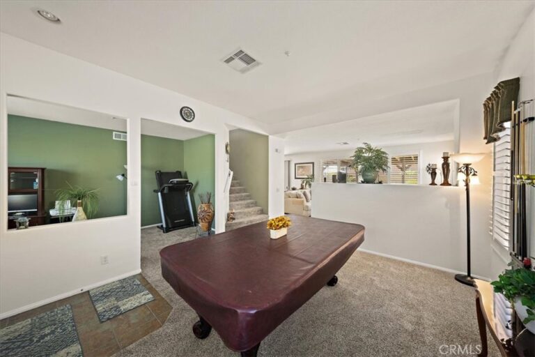 15727 Virginia, Fontana