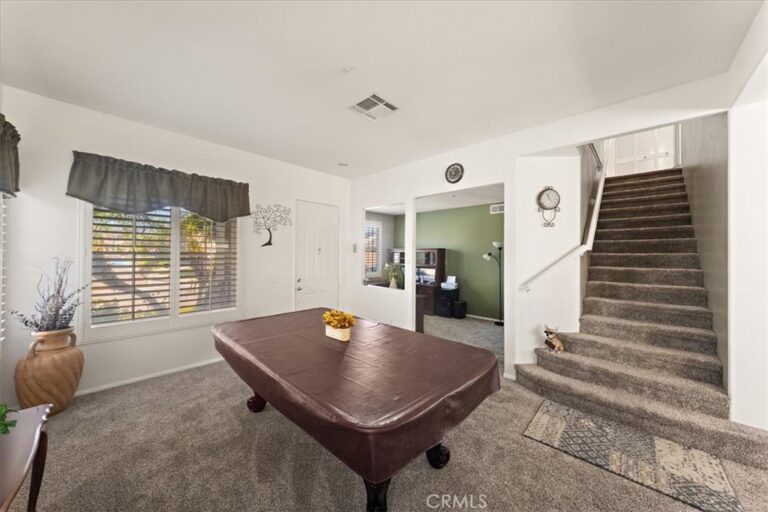 15727 Virginia, Fontana