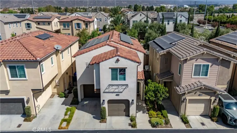 16066 Carrara Lane, Fontana