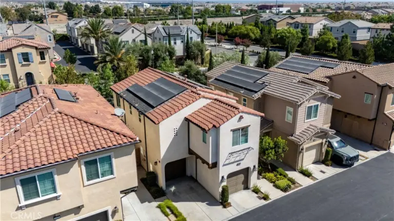 16066 Carrara Lane, Fontana
