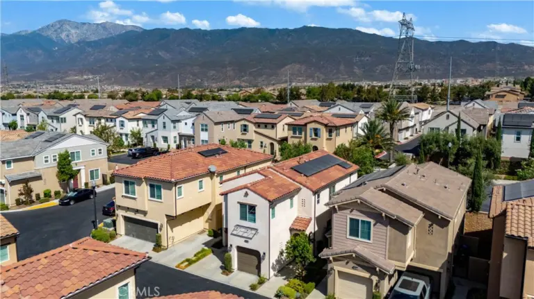 16066 Carrara Lane, Fontana