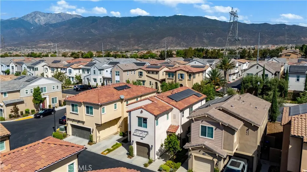 16066 Carrara Lane, Fontana