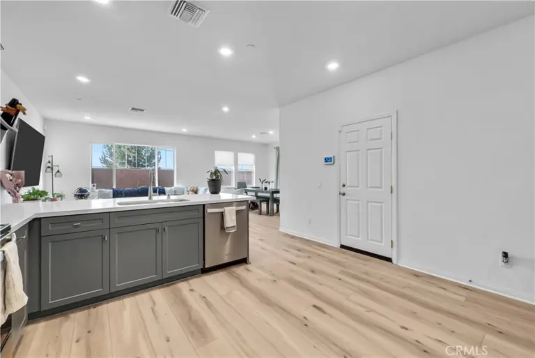 16083 Tanzinite Lane, Chino