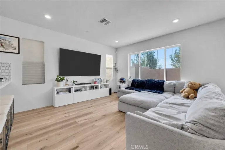 16083 Tanzinite Lane, Chino