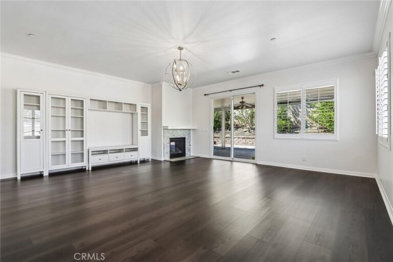 16162 St Antony, Fontana