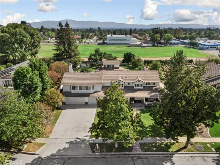 162 W Buffington, Upland