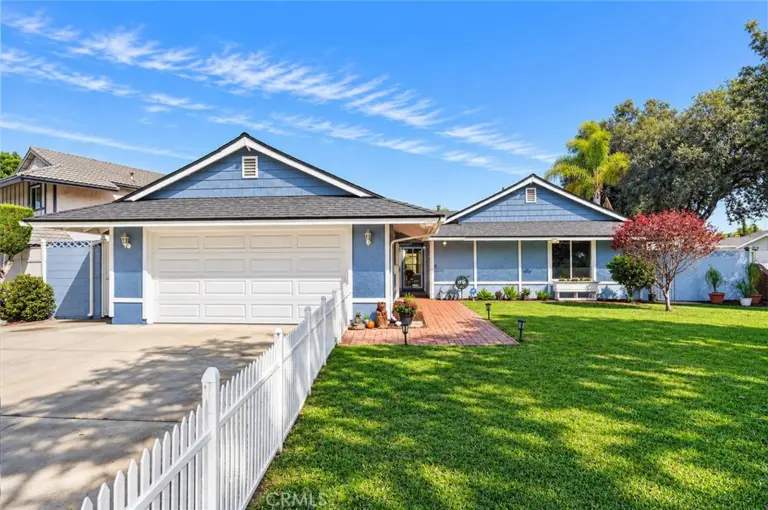 1630 E Edgecomb, Covina