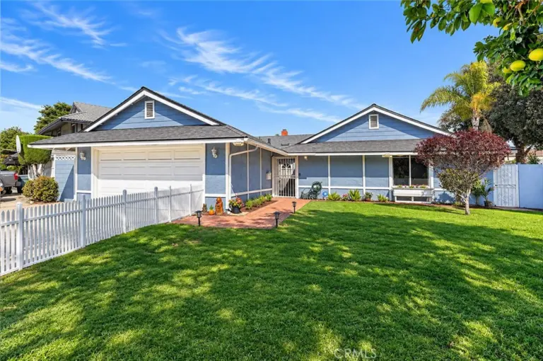 1630 E Edgecomb, Covina