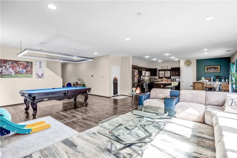 16765 Buttonwood, Fontana