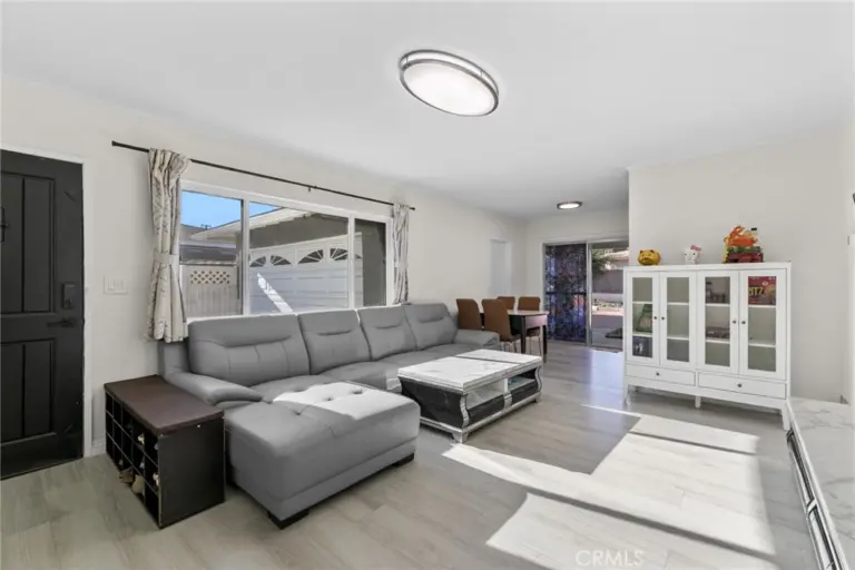 1681 E La Deney, Ontario