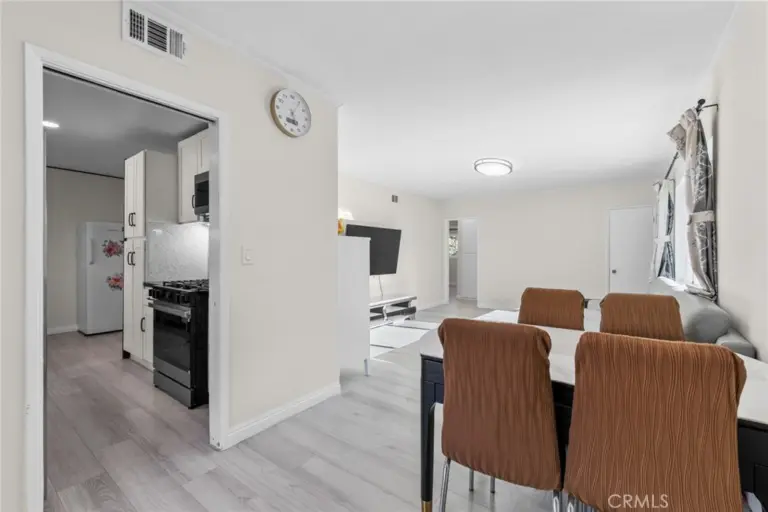 1681 E La Deney, Ontario