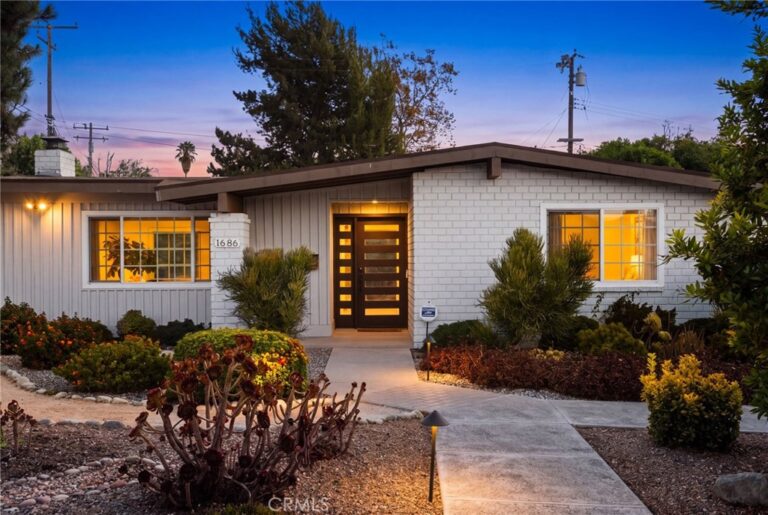 1686 Longwood Avenue, Claremont