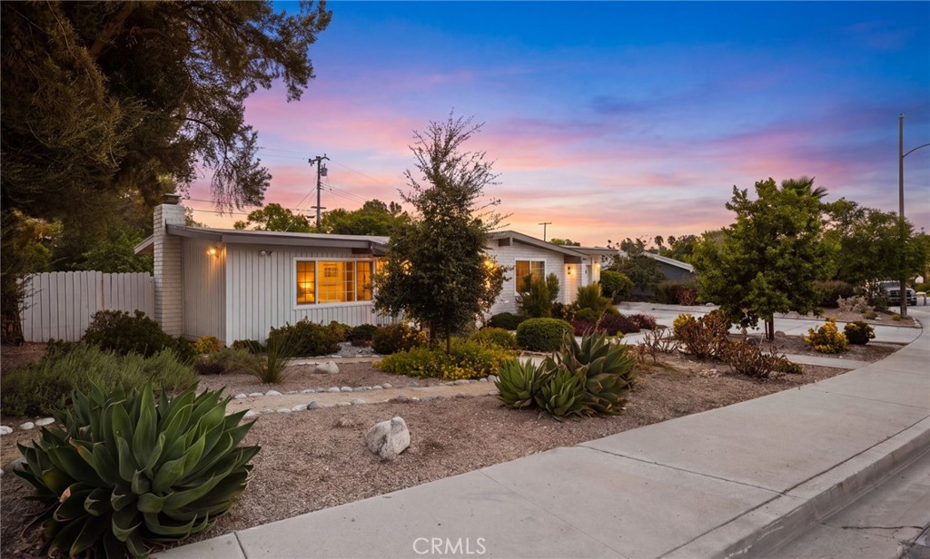 1686 Longwood Avenue, Claremont