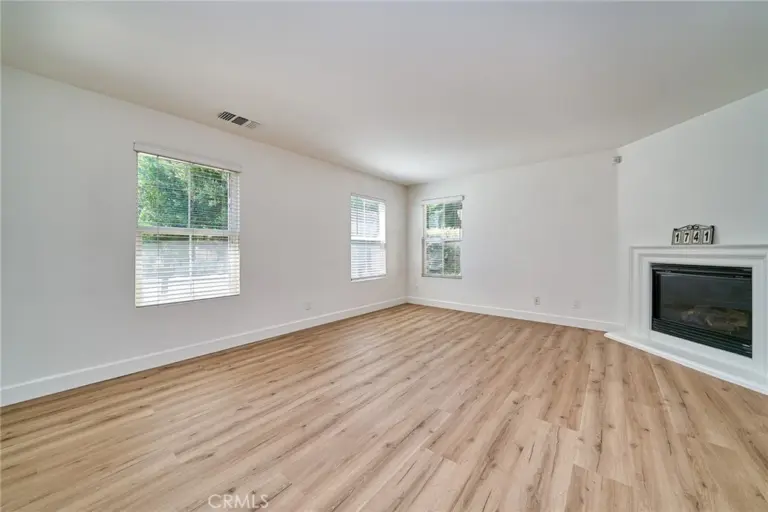 1741 E D, Ontario