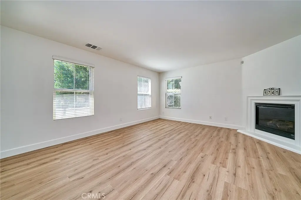 1741 E D, Ontario