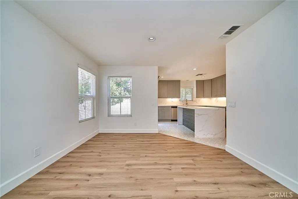 1741 E D, Ontario
