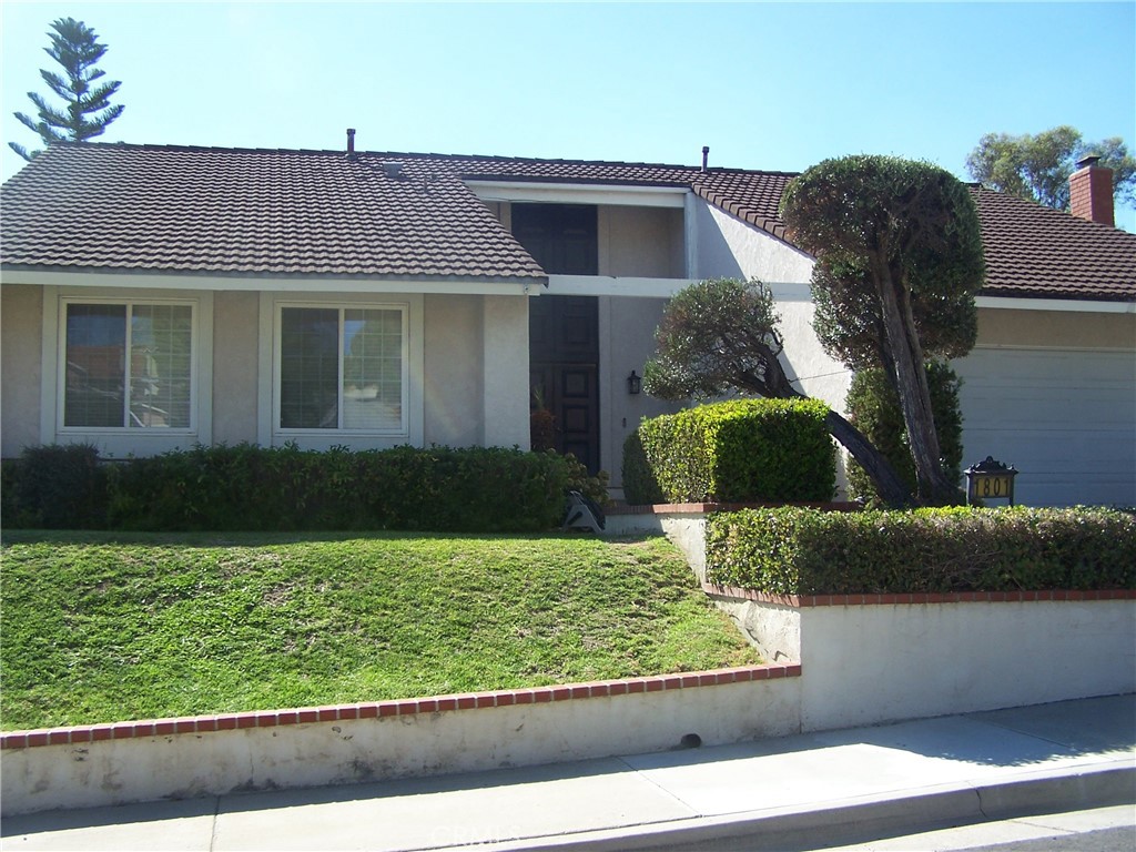 1801 Via Palomares, San Dimas