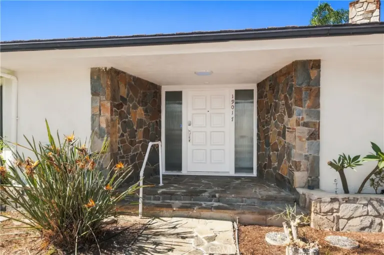 19017 E Leadora, Glendora