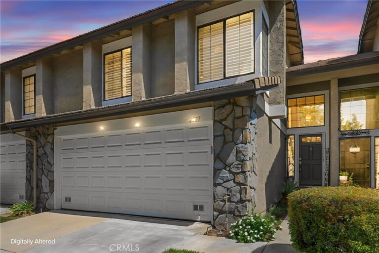 2027 Driftstone, Glendora