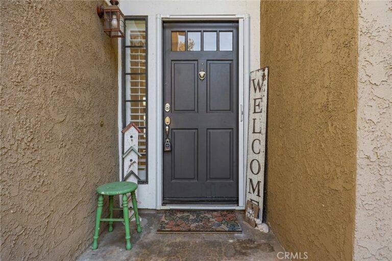 2027 Driftstone, Glendora