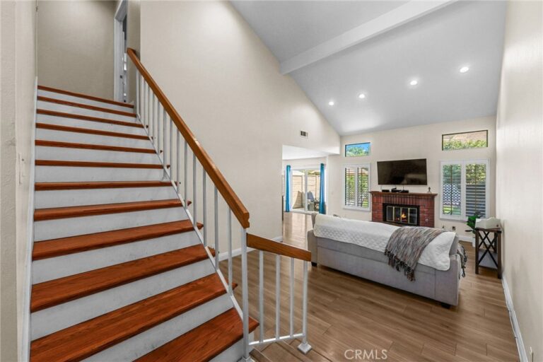 2027 Driftstone, Glendora
