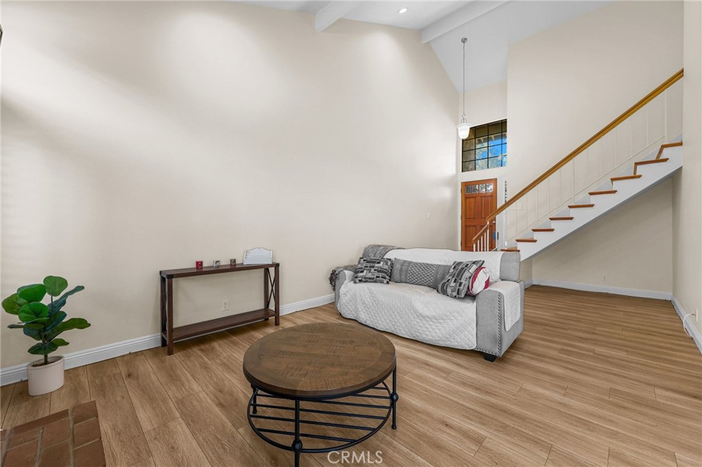 2027 Driftstone, Glendora