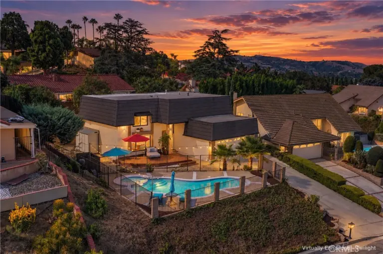 20512 Starshine, Walnut