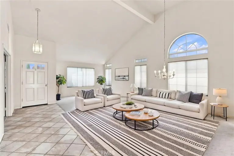 2127 E Bellbrook, Covina