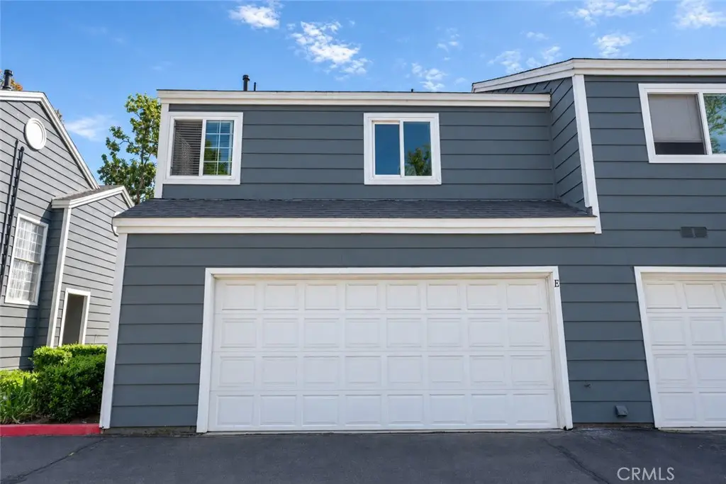 2233 S Fern, Ontario