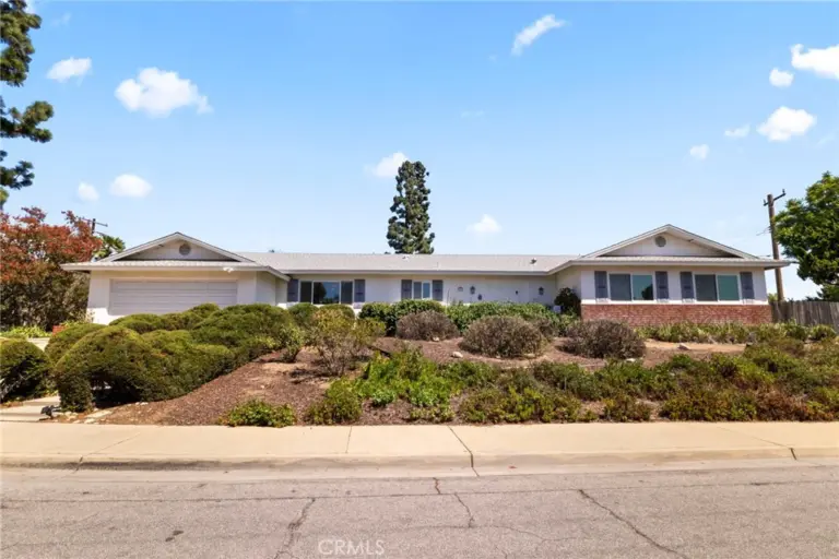 2306 La Sierra Way, Claremont