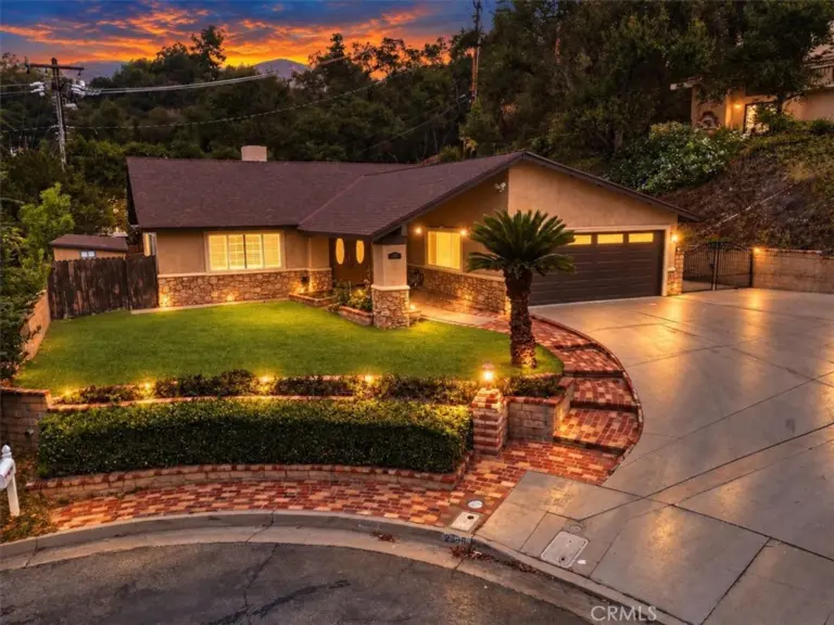 2339 Club Vista, Glendora