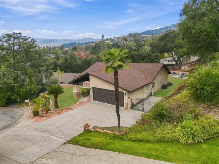 2339 Club Vista, Glendora