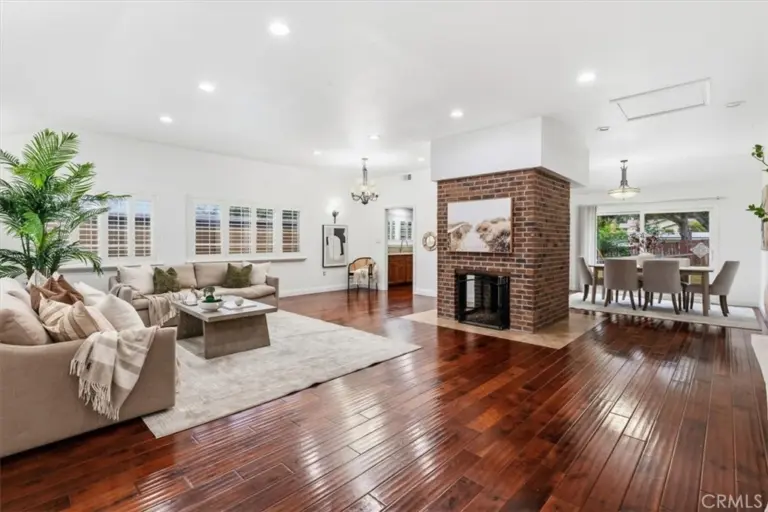 2339 Club Vista, Glendora