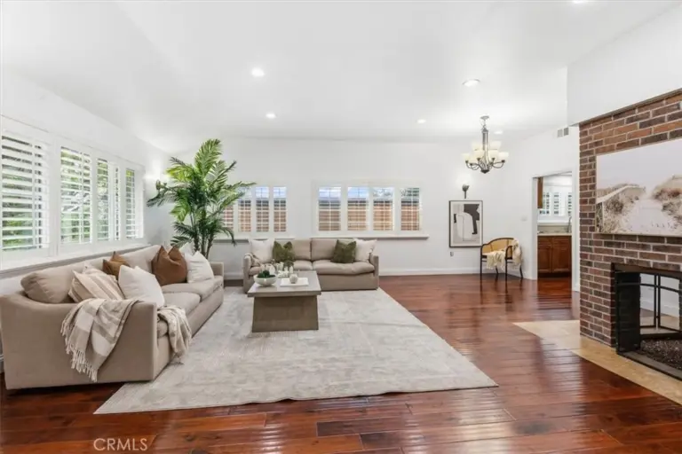 2339 Club Vista, Glendora