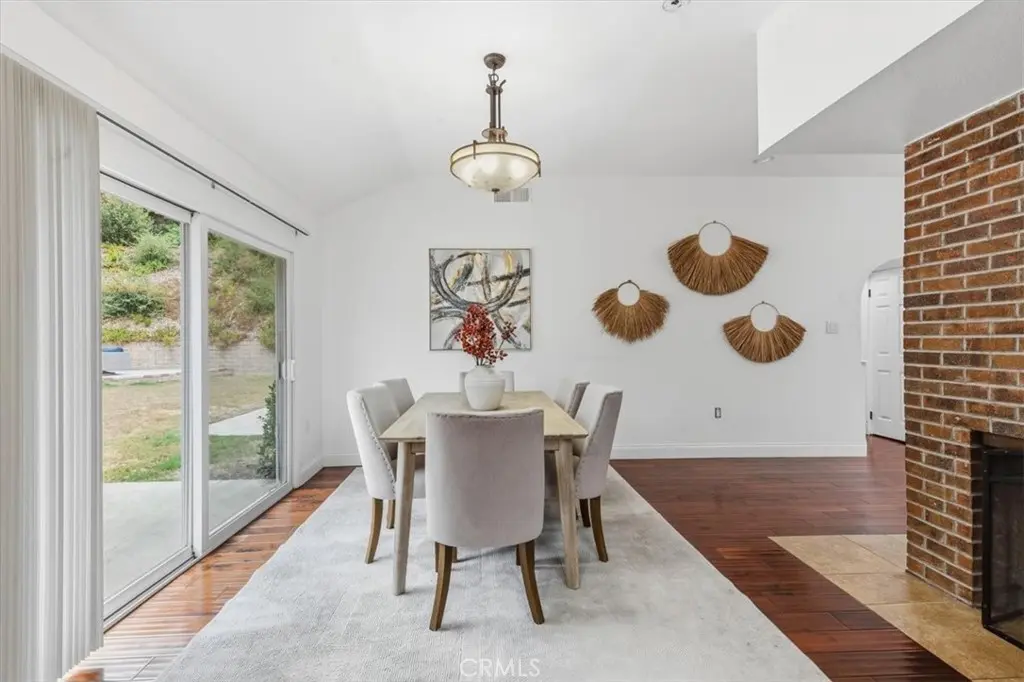 2339 Club Vista, Glendora