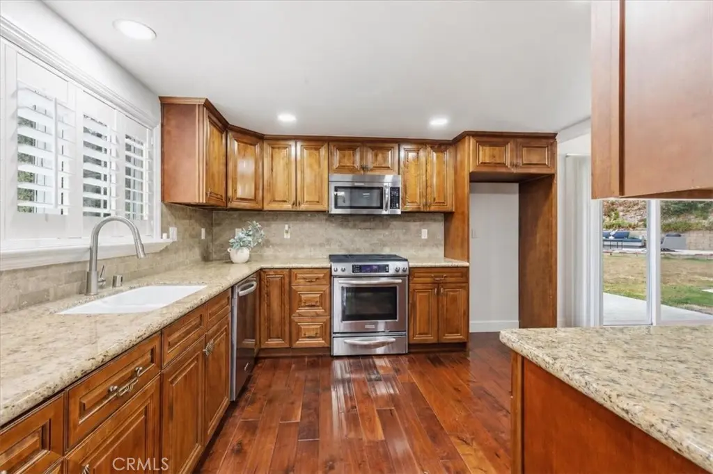 2339 Club Vista, Glendora