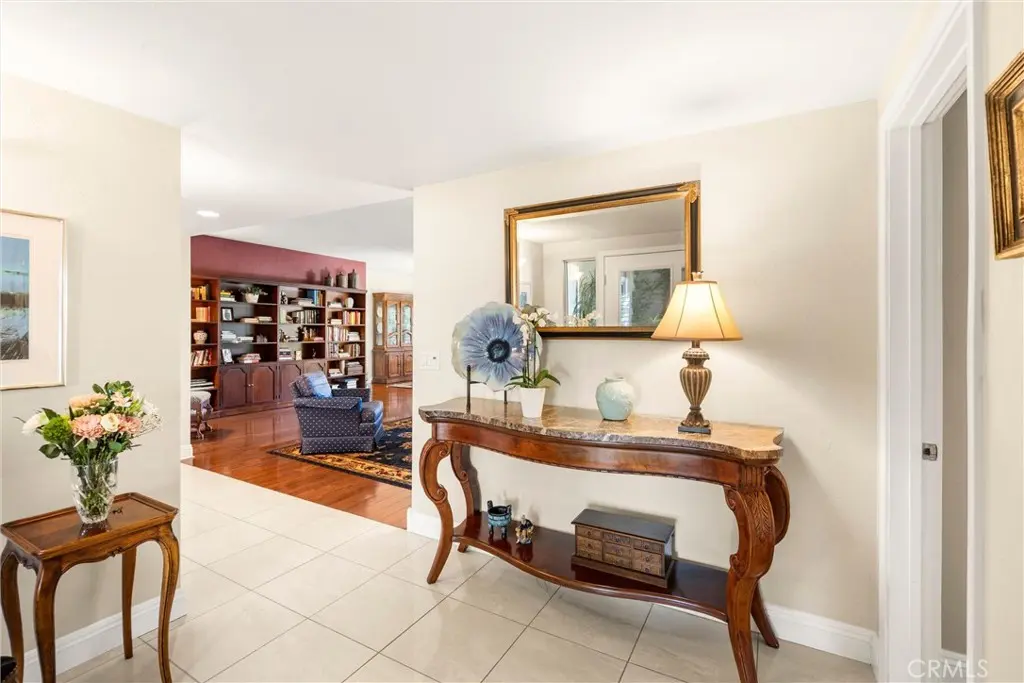 2621 N Mountain, Claremont