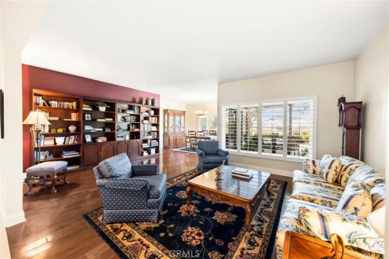 2621 N Mountain, Claremont