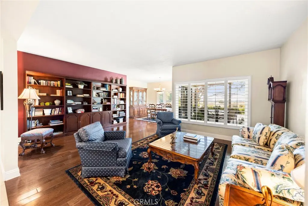 2621 N Mountain, Claremont